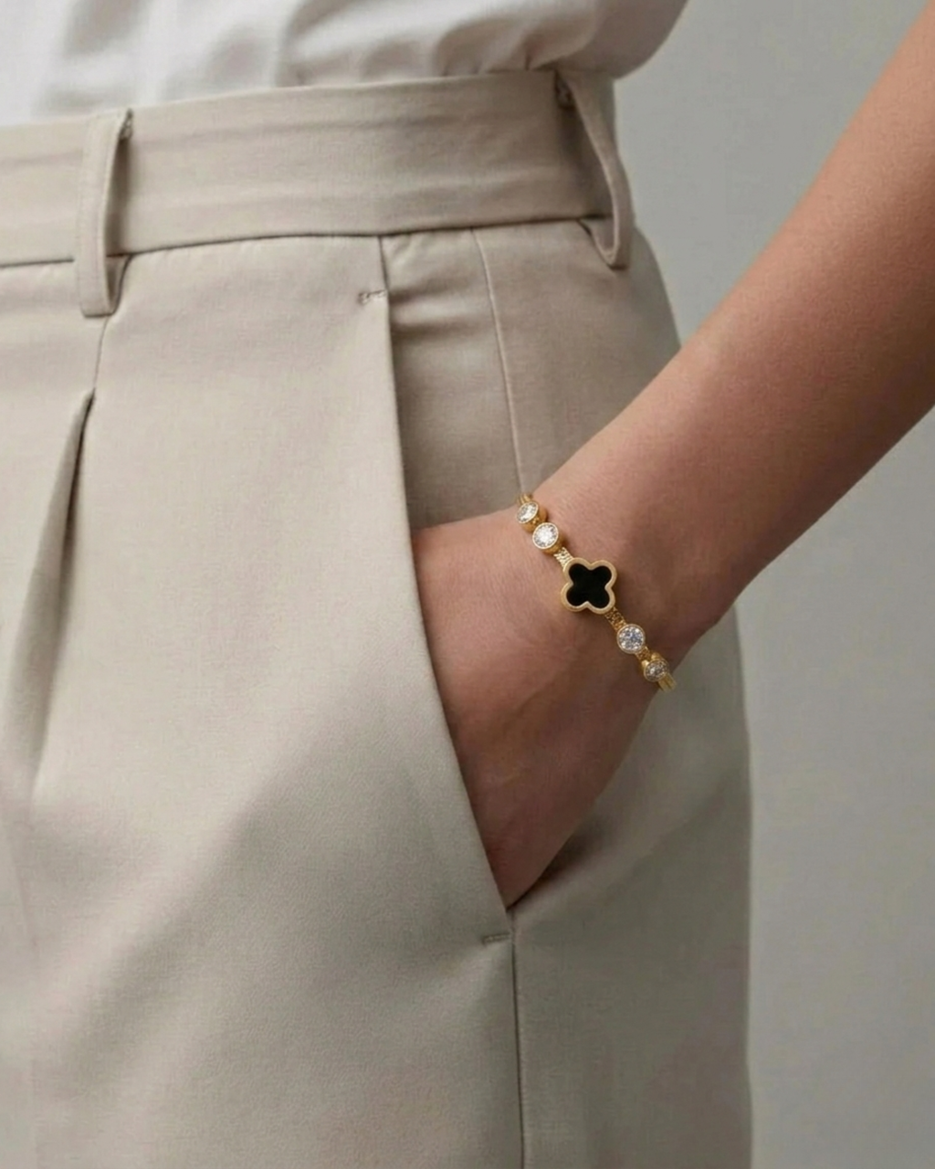 Noir Clover Bracelet