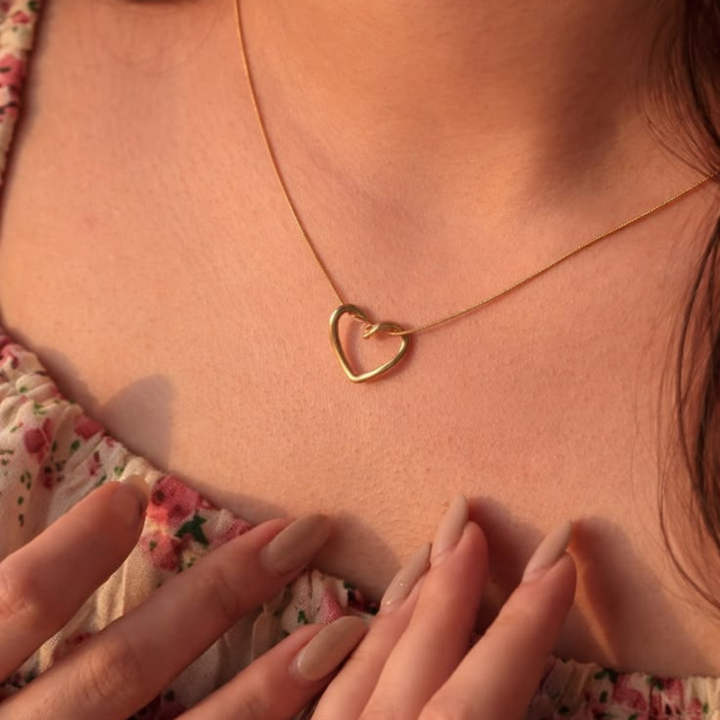 Levaro Promise Open Heart Pendant Necklace