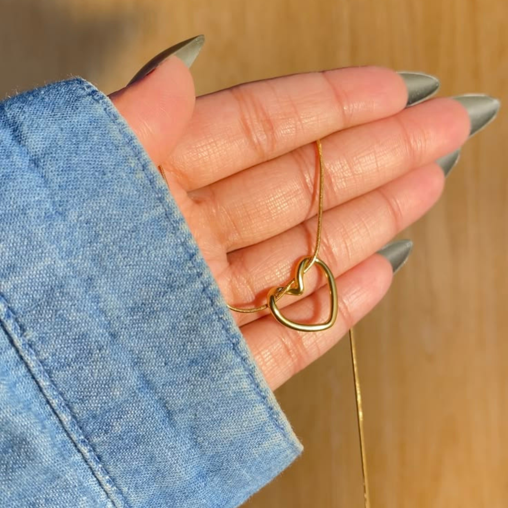 Levaro Promise Open Heart Pendant Necklace