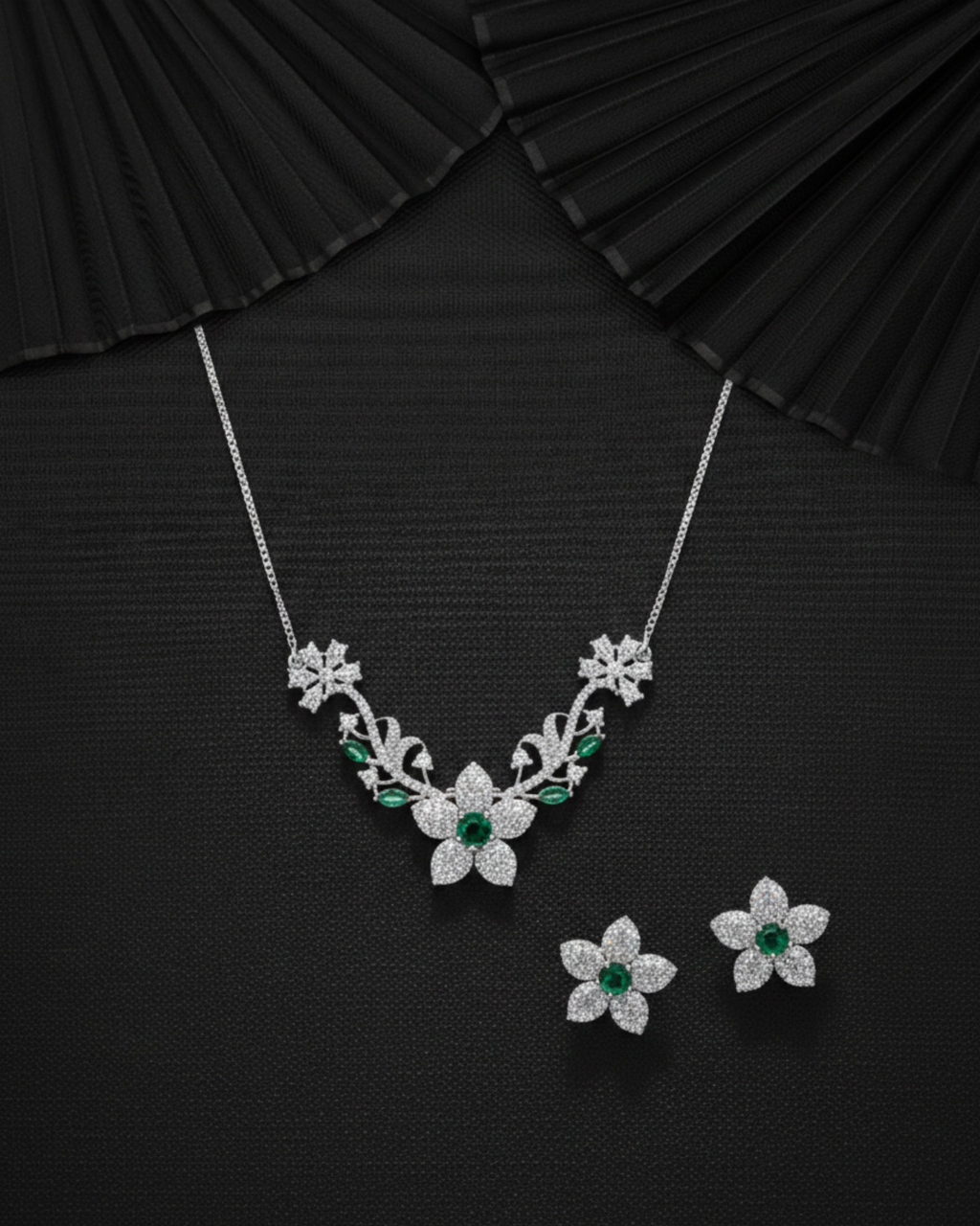 Zarmay Silver-Emerald Necklace Set