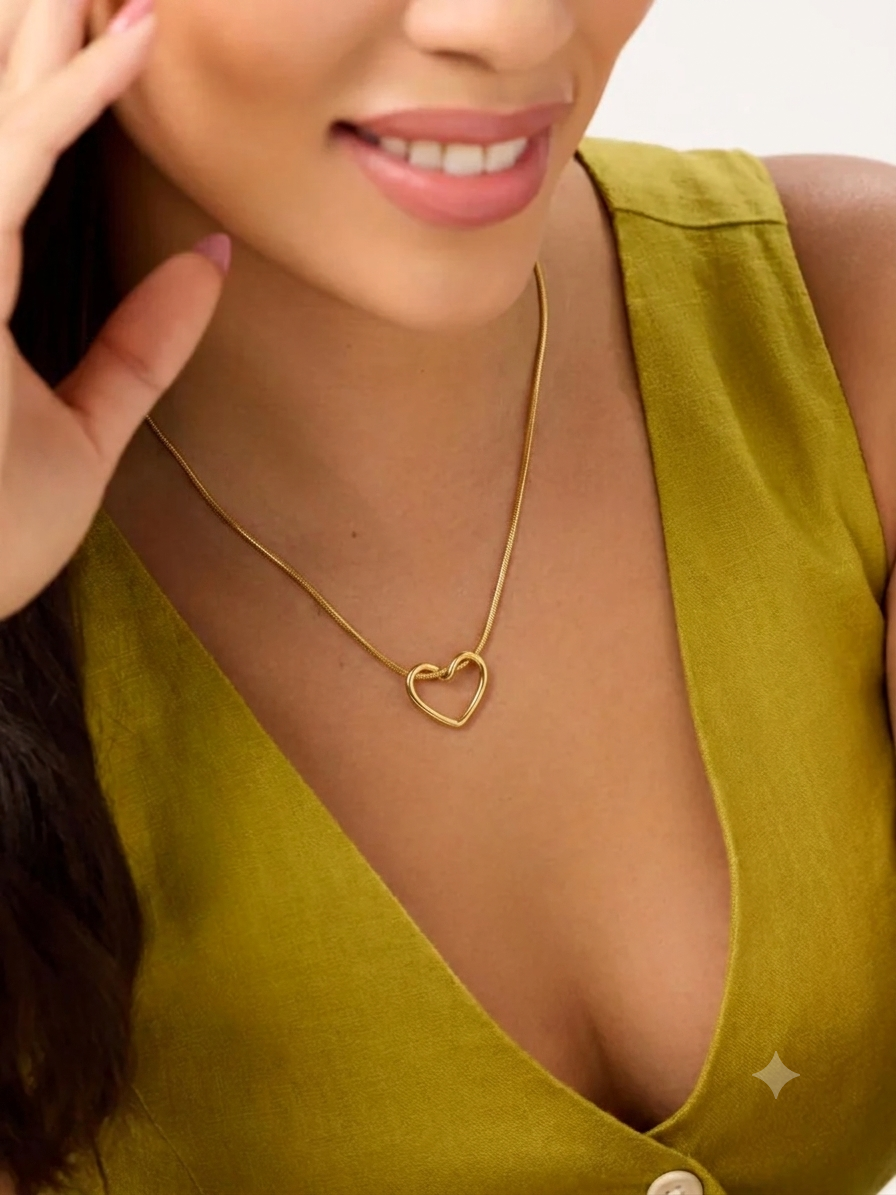 Levaro Promise Open Heart Pendant Necklace