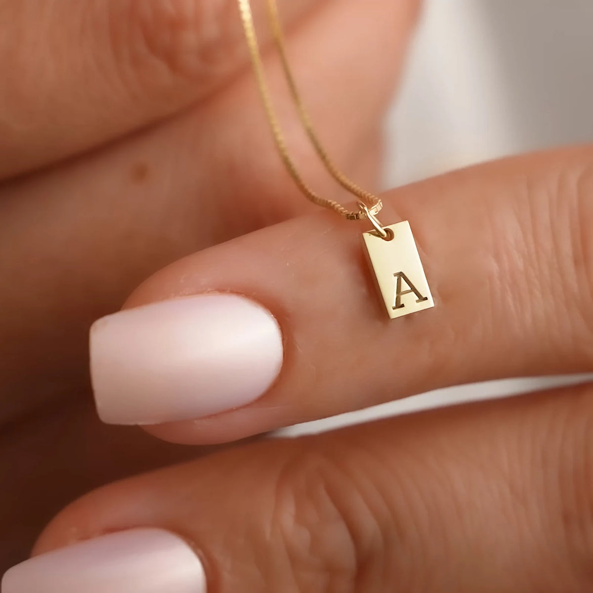 Personalized Gold Initial Tag Necklace – 14K Gold Dainty