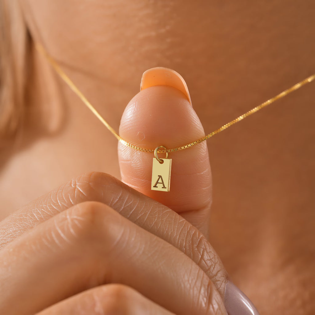 Personalized Gold Initial Tag Necklace – 14K Gold Dainty