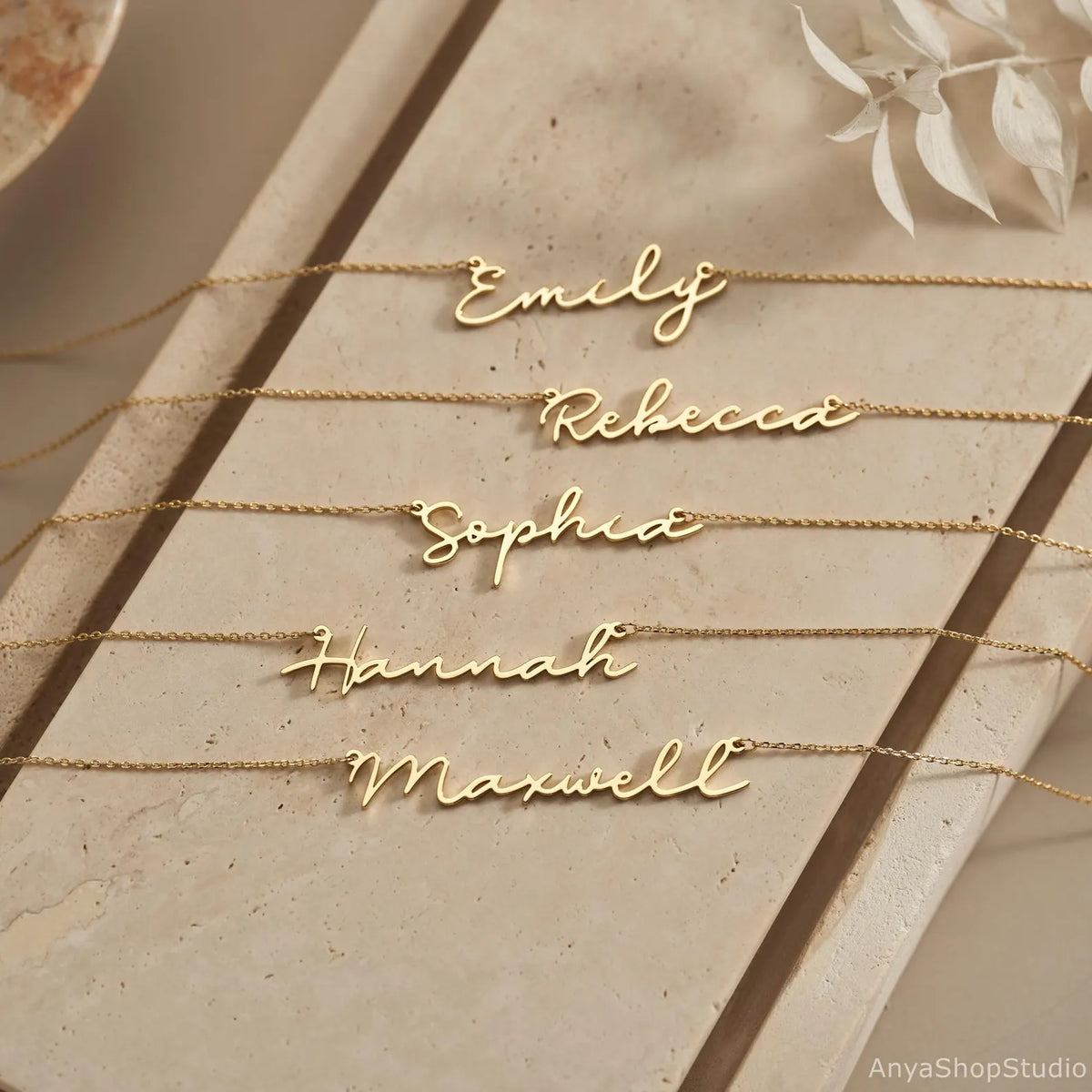Dainty Minimalist Name Necklace